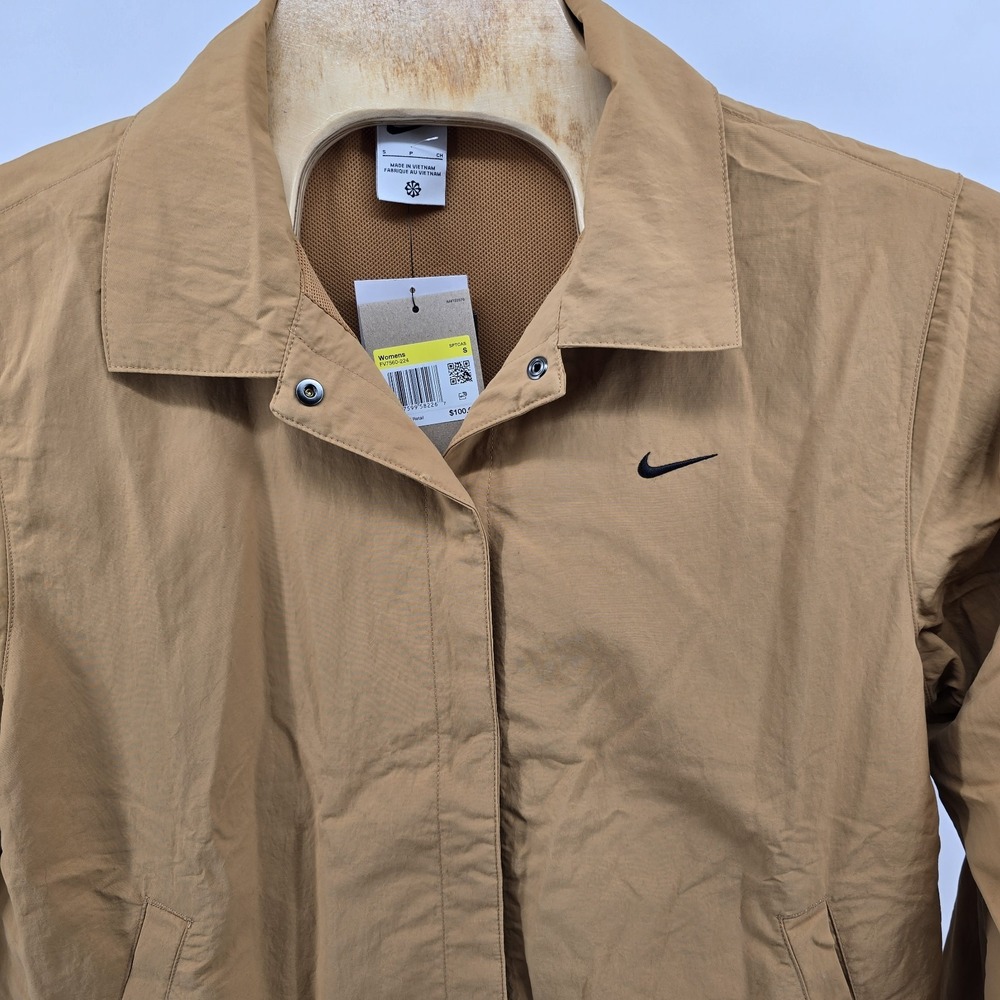 Nike Sportswear Essential Women S Oversized UV Woven Coaches' Jacket FV7560-224